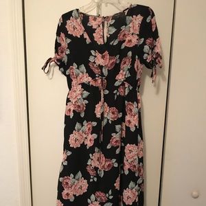 Floral maxi dress with sleeves